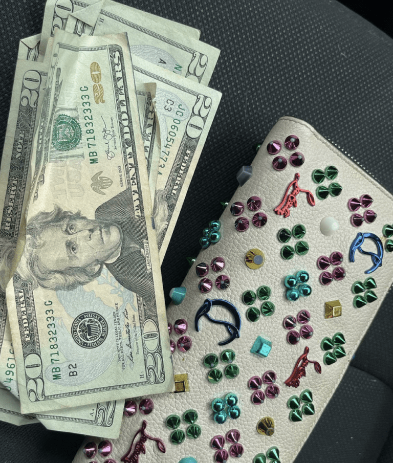 Score $100 Cash in an Instagram Giveaway by Freebie Mom!