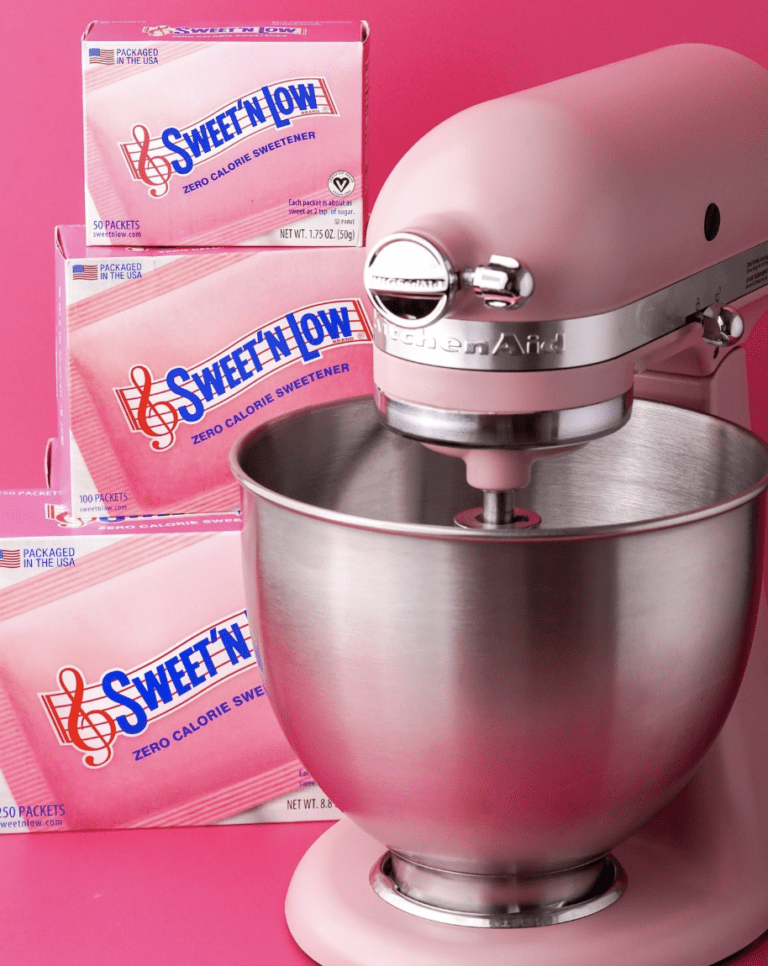 Sweet Holiday Giveaway: Win a Pink KitchenAid Mixer!