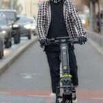 Embrace the Spring Breeze: Top Reasons to Ride an Electric Scooter This Season