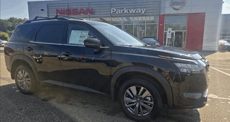 CarGurus Big Summer Giveaway – Win a Nissan Pathfinder + $20,000 Cash