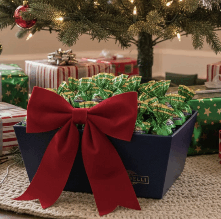 5 Luxurious Holiday Gift Ideas That Feel Straight Out of Dubai (and One You Can Win!)