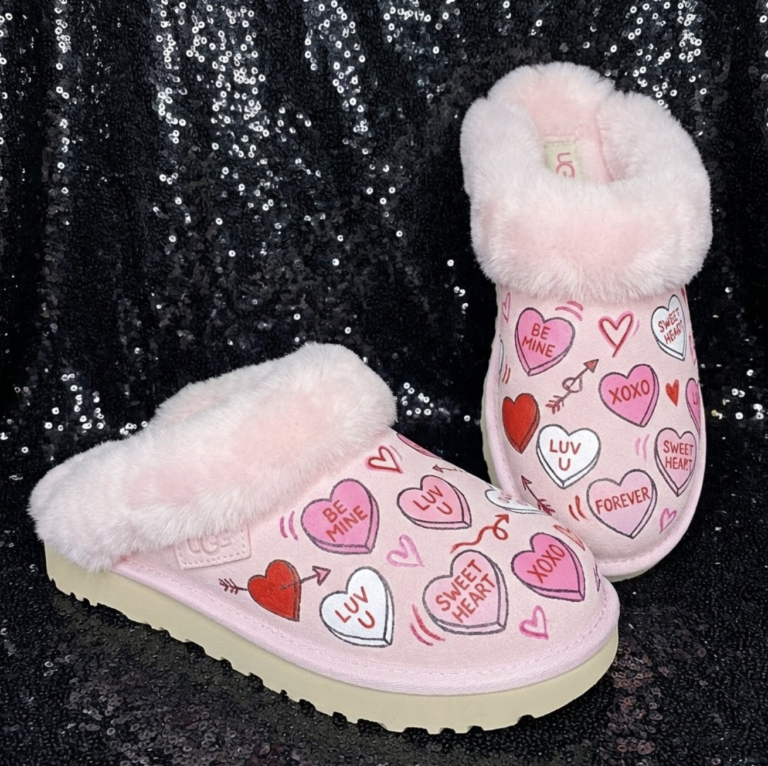 Freebie Mom Ugg Giveaway Jan 19th