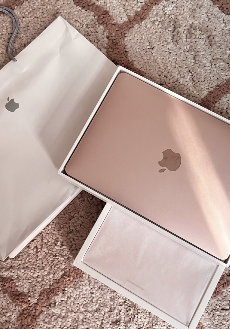 Summerana Spring Giveaway 2026 — Win a MacBook, Dress Rentals & More!
