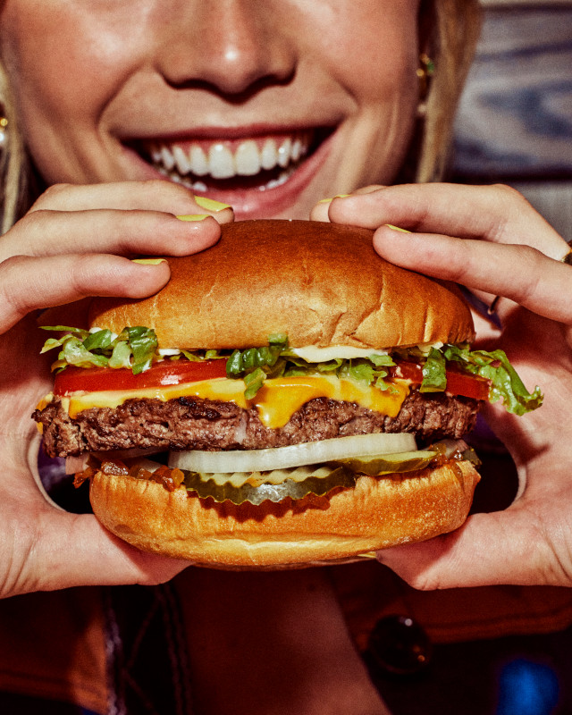 400 Winners Get $12 Red Robin Gift Cards in the National Cheeseburger Day Sweepstakes